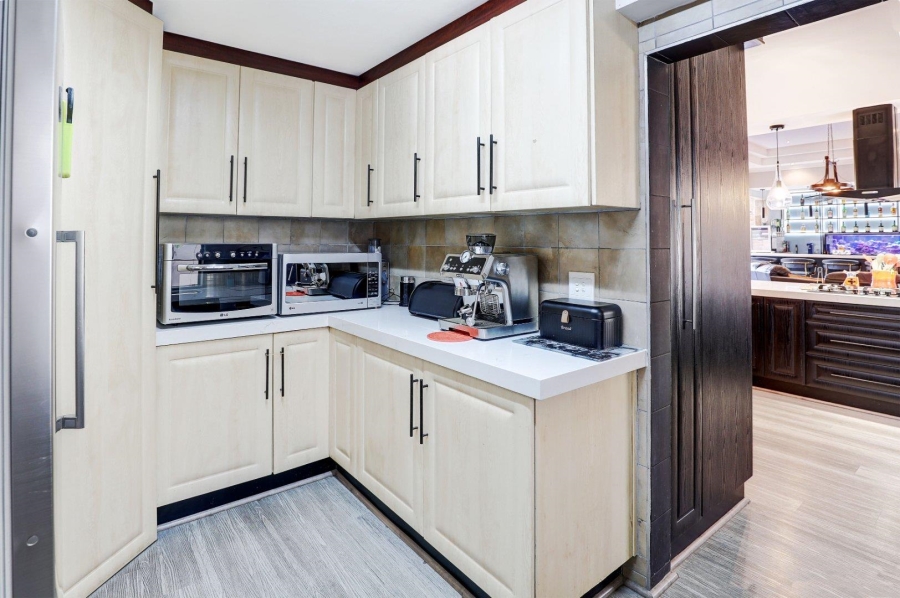 5 Bedroom Property for Sale in Welgemoed Western Cape